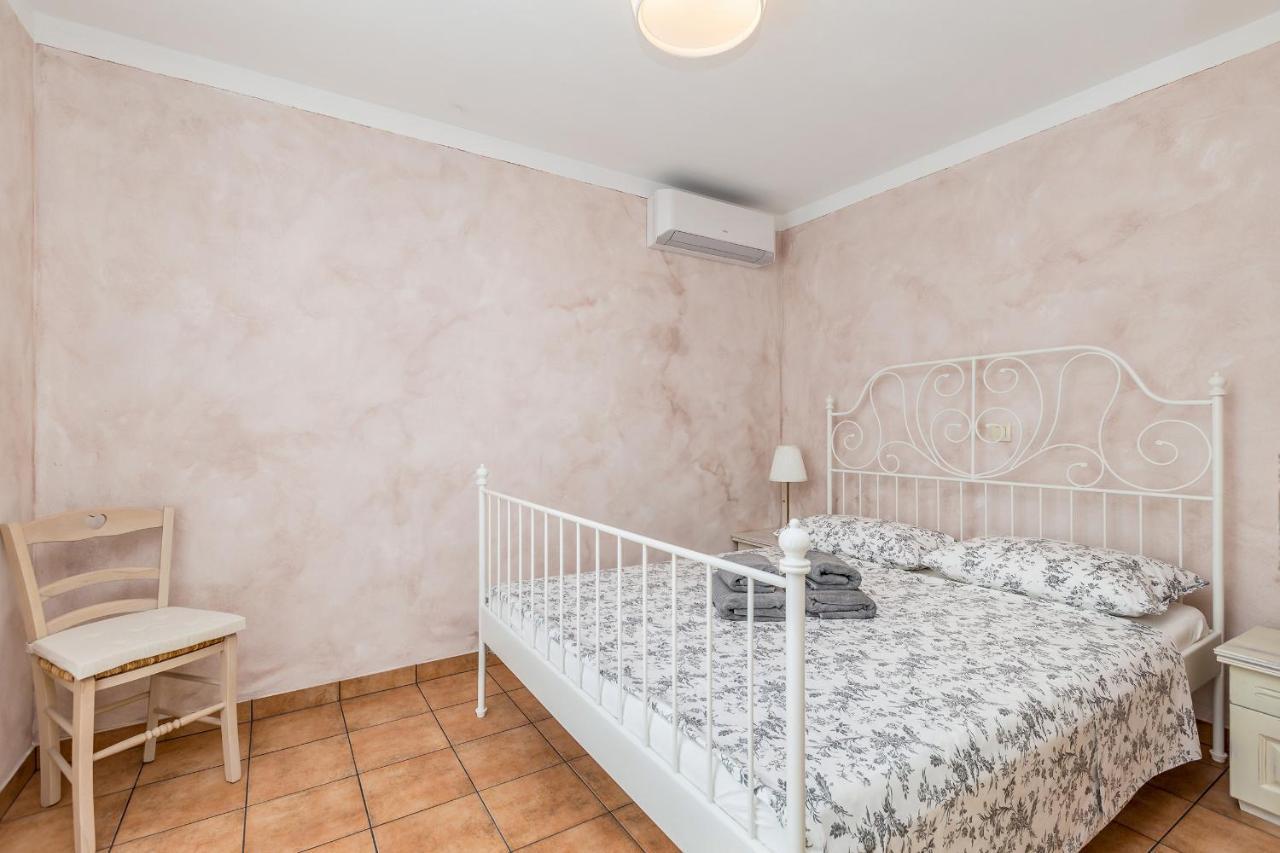 Holiday House Chiara Vrh (Krk) Exterior foto